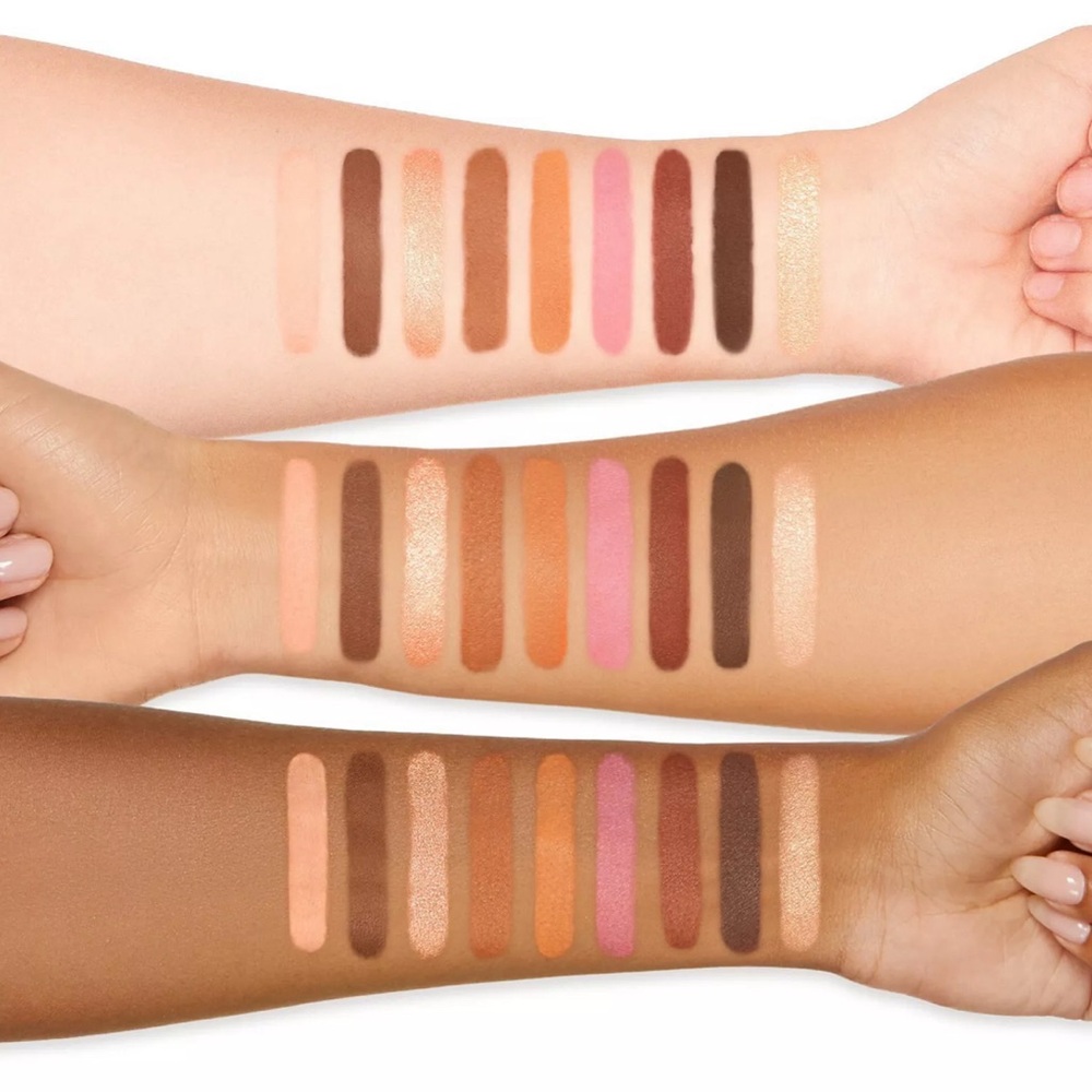 🍪Too Faced Christmas Bake Shoppe Chocolate Chip Palette - Picture 2 of 7